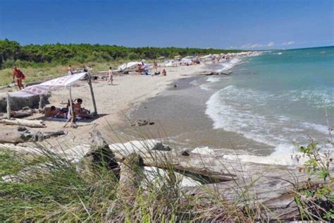 spiaggia nudisti sesso|Sesso eccitante in una spiaggia nudista